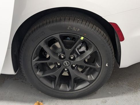 New 2026 Chrysler Pacifica Limited w/ S Appearance Package AWD/4WD image 19