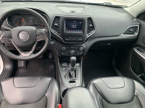 Used 2020 Jeep Cherokee Latitude Plus w/ Comfort/Convenience Group image 10