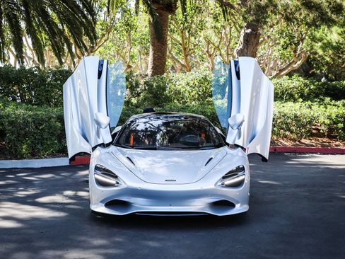 Used 2024 McLaren 750S Spider RWD image 23