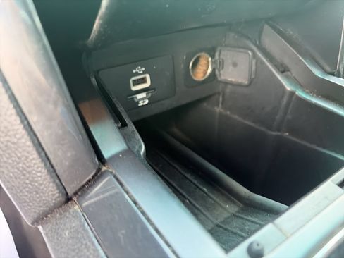 Used 2016 Ford Explorer XLT w/ Equipment Group 201A FWD image 25