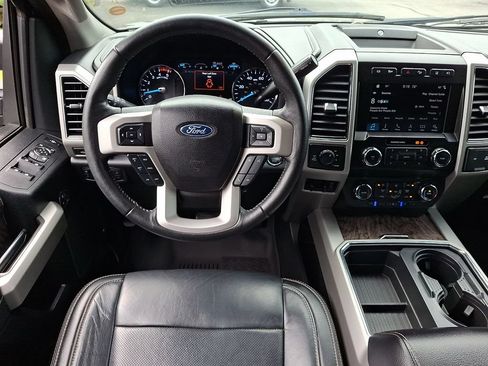 Used 2019 Ford F250 Lariat w/ Lariat Ultimate Package AWD/4WD image 11