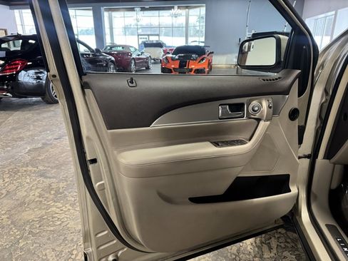 Used 2011 Lincoln MKX AWD w/ 101A Rapid Spec Order Code image 15