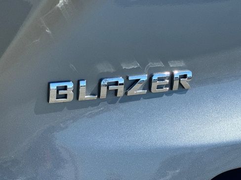 Used 2025 Chevrolet Blazer LT FWD image 27