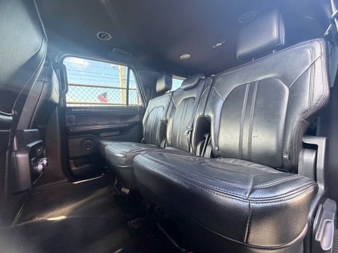 Used 2018 Ford Expedition Max Limited RWD image 17