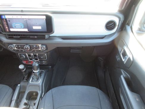 Used 2024 Jeep Wrangler Unlimited Sport AWD/4WD image 20