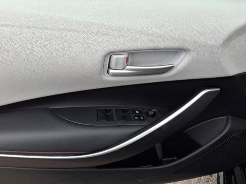 Used 2023 Toyota Corolla SE image 12