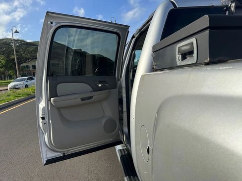 Used 2013 Chevrolet Silverado 2500 LTZ w/ LTZ Plus Package image 15