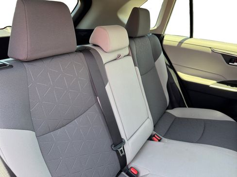 Used 2019 Toyota RAV4 XLE w/ Convenience Package AWD/4WD image 18