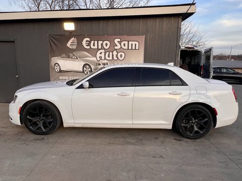 Used 2021 Chrysler 300 S image 4