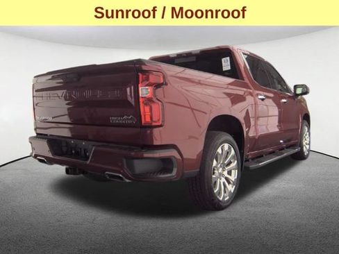 Used 2019 Chevrolet Silverado 1500 High Country w/ Technology Package AWD/4WD image 5