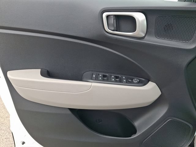 Certified 2024 Hyundai Venue SEL FWD image 12