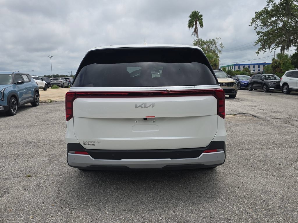 New 2027 Kia Carnival FWD image 7