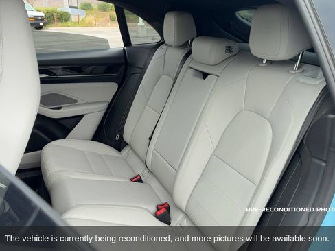 Used 2025 Porsche Macan 4S Electric AWD/4WD image 12