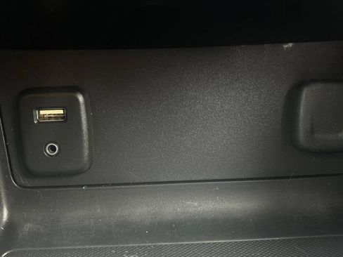 Used 2016 Chevrolet Colorado Z71 AWD/4WD image 37