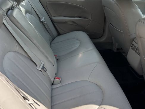 Used 2011 Buick Lucerne CXL FWD image 12