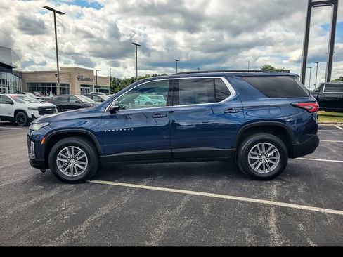 Used 2023 Chevrolet Traverse LT FWD image 9