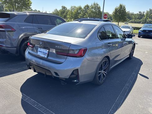 Used 2023 BMW 330i Sedan w/ M Sport Package RWD image 11