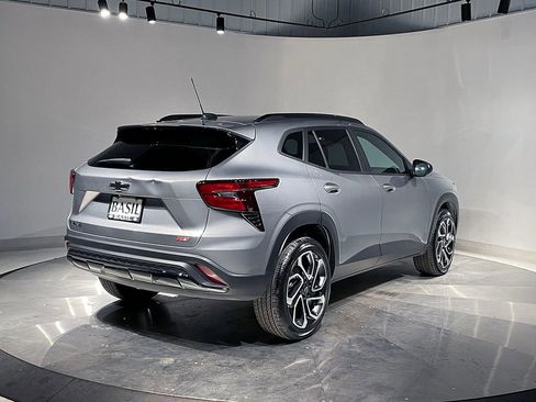 Used 2024 Chevrolet Trax RS image 11