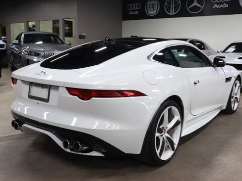 Used 2016 Jaguar F-TYPE R image 5