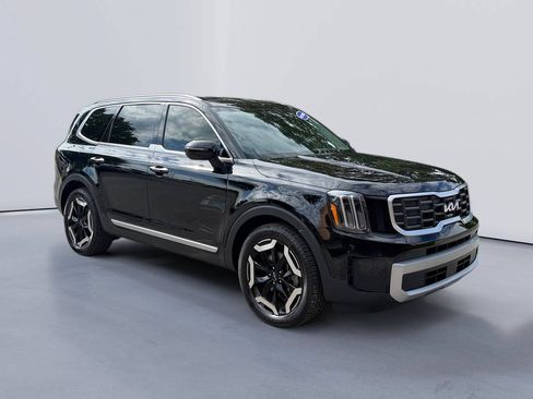 Used 2023 Kia Telluride S FWD image 1