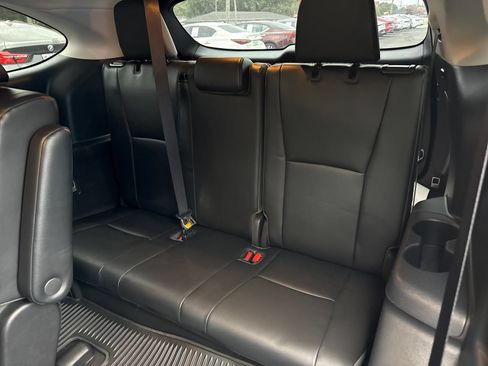 Used 2023 Toyota Highlander XLE FWD image 12