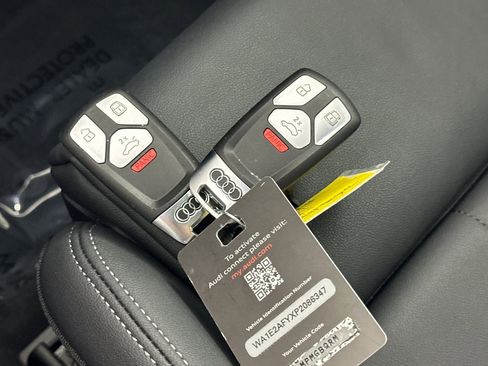 Used 2023 Audi Q5 e Premium Plus w/ Premium Plus Package image 24