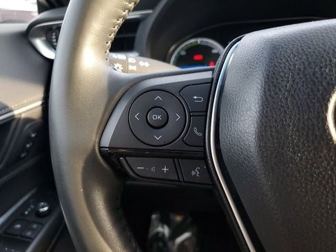 Used 2021 Toyota Venza XLE image 26