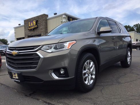 Used 2019 Chevrolet Traverse LT AWD/4WD image 2