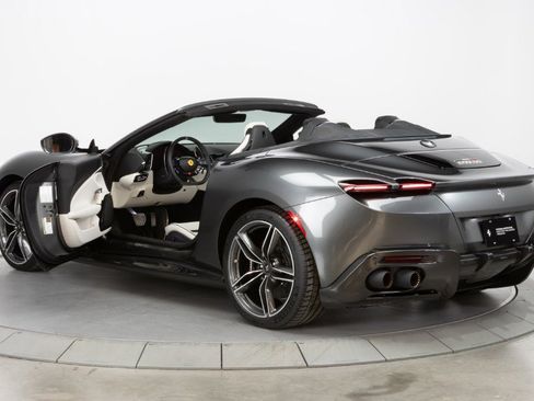 Used 2024 Ferrari Roma Spider image 94