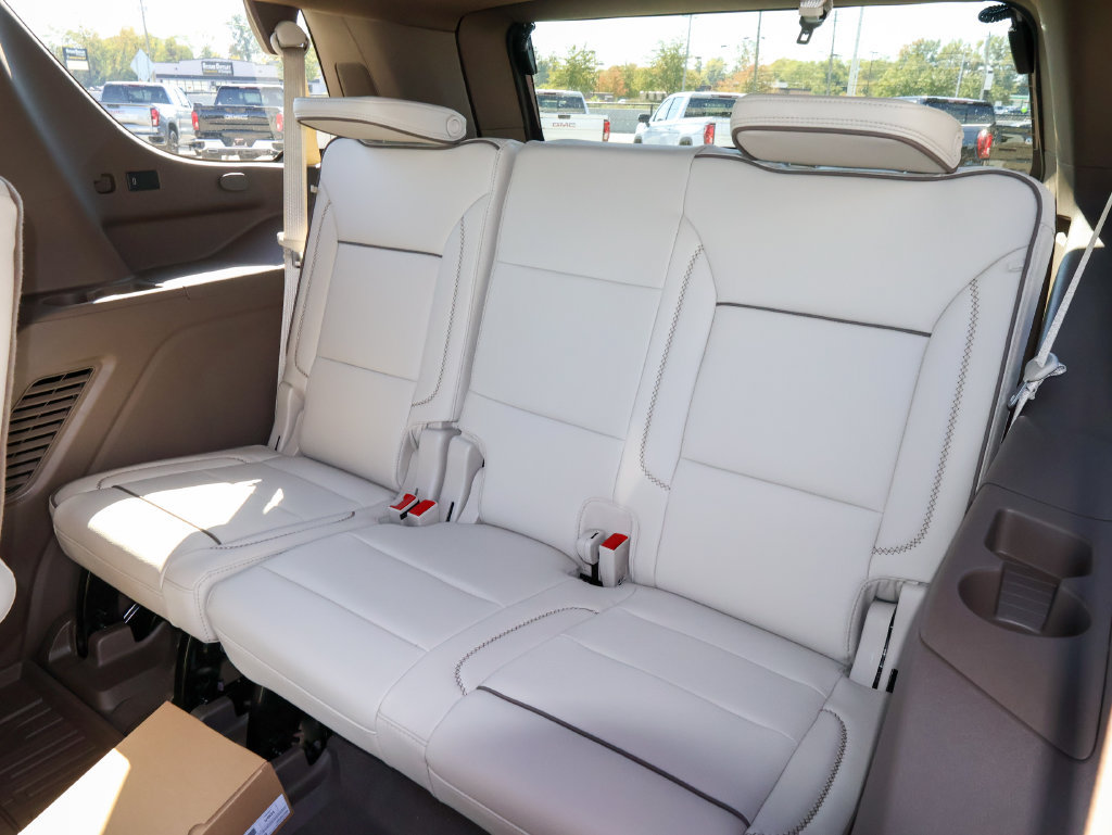 New 2026 GMC Yukon Denali w/ Advanced Technology Package AWD/4WD image 15