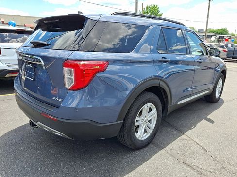Used 2021 Ford Explorer XLT w/ Equipment Group 202A AWD/4WD image 4