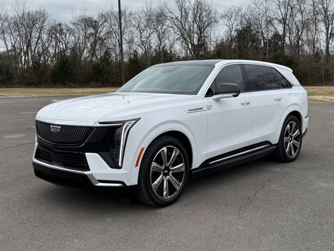 Used 2025 Cadillac Escalade IQ Luxury 2 image 2