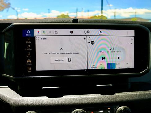 Used 2025 Jeep Gladiator Sport AWD/4WD image 16