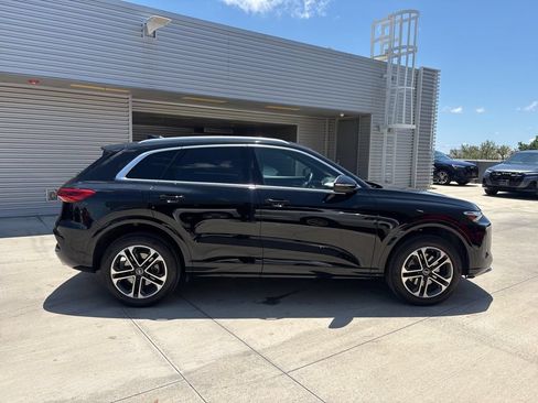 Certified 2025 Audi Q5 Premium w/ Convenience Package AWD/4WD image 4