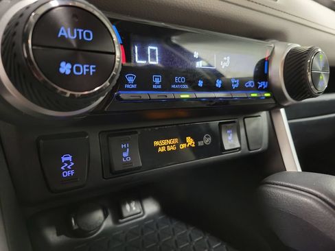 Used 2019 Toyota RAV4 XLE w/ Convenience Package AWD/4WD image 20