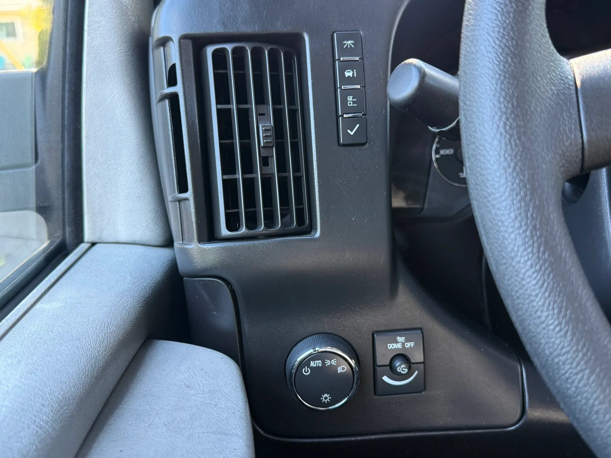Used 2012 Chevrolet Express 2500 w/ Cold Climate Package RWD image 18