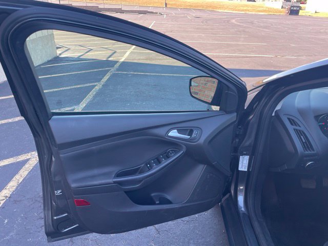 Used 2018 Ford Focus SE w/ Interior Protection Package FWD image 16