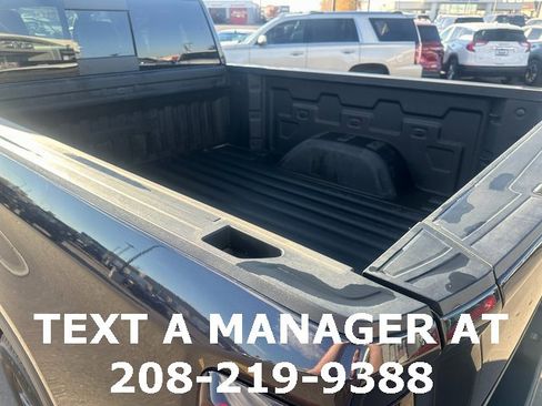 Used 2022 GMC Sierra 1500 AT4 w/ AT4 Premium Package image 13