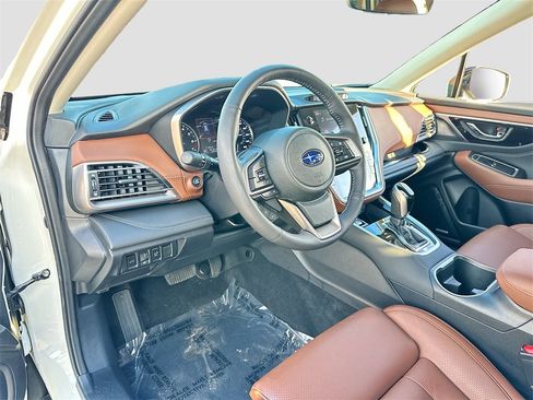 Used 2021 Subaru Outback Touring w/ Popular Package #2 image 9