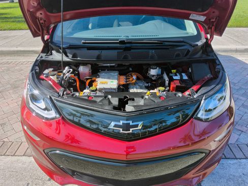 Used 2017 Chevrolet Bolt LT FWD image 42