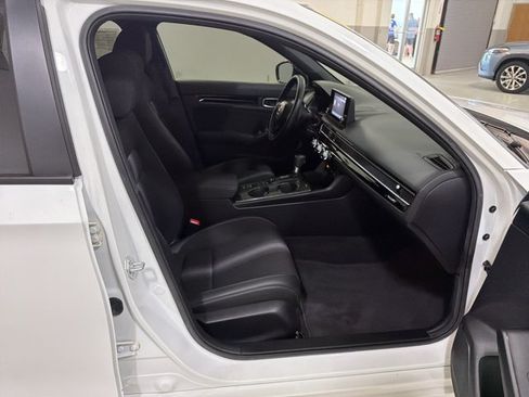 Used 2025 Honda Civic Sport image 36