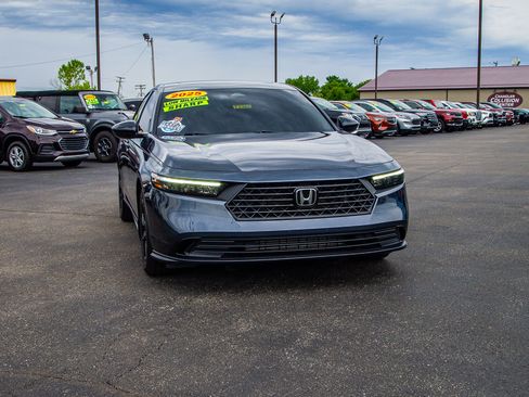Used 2025 Honda Accord SE image 10