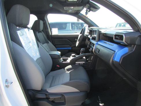 Used 2025 Toyota Tacoma TRD Off-Road image 22