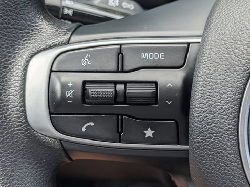 Used 2025 Kia Sportage LX AWD/4WD image 24