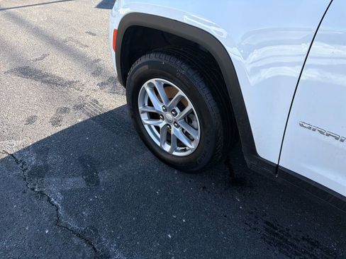 Certified 2025 Jeep Grand Cherokee L Laredo image 25