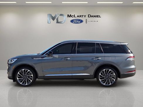 Certified 2023 Lincoln Aviator Reserve w/ Equipment Group 201A AWD/4WD image 3