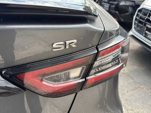 Used 2023 Nissan Maxima SR w/ Sport Mat Group FWD image 13
