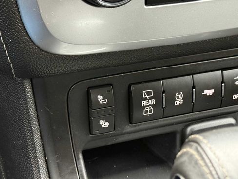 Used 2015 GMC Acadia SLE image 26