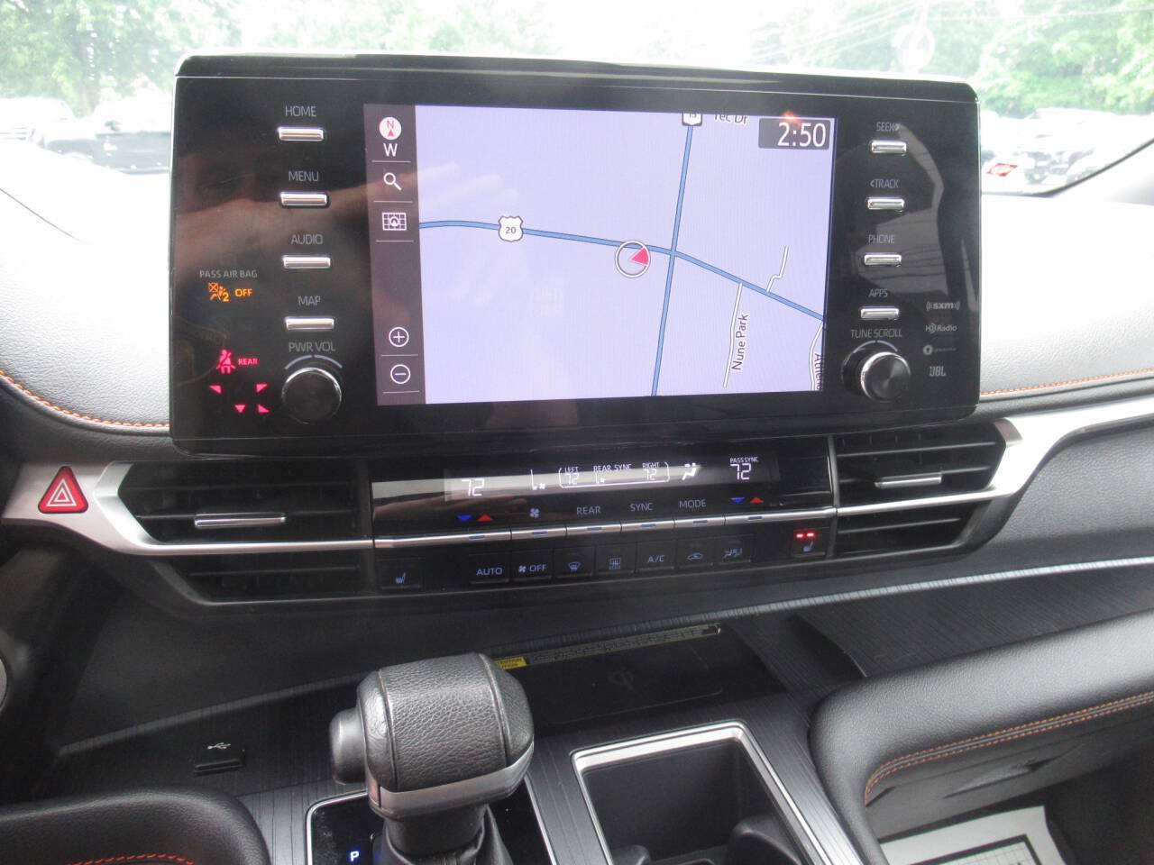 Used 2021 Toyota Sienna XSE w/ XSE Plus Package FWD image 29
