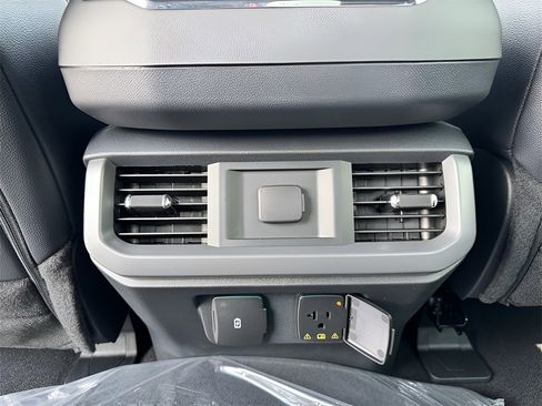 New 2025 Ford F150 Lariat w/ Equipment Group 501A Mid image 34